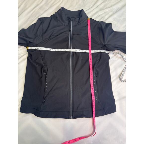 Lululemon Lightweight UV Protection Running Jacket - Picture 5 of 11